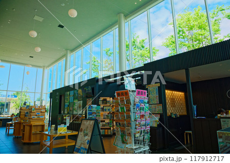 酒田駅前 ミライニ 図書館 光の湊 月のホテル併設 酒田駅前 ミライニ 図書館 光の湊 月のホテル併設 117912717