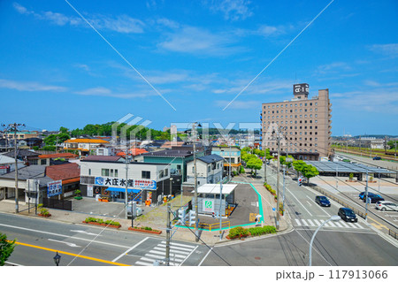 JR酒田駅　駅前の街並みを望む　酒田駅前交流拠点施設ミライニ屋上より 117913066