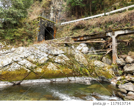 高知県馬路村 魚梁瀬森林鉄道 五味隧道 高知県馬路村 魚梁瀬森林鉄道 五味隧道 117913714