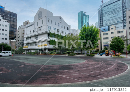 東京都港区新橋、桜田公園の港区立図書館 東京都港区新橋、桜田公園の港区立図書館 117913822