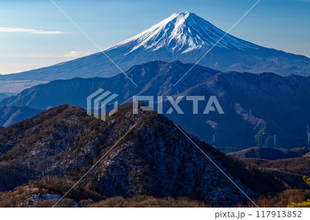 冬の南大菩薩・ハマイバ丸から見る富士山 冬の南大菩薩・ハマイバ丸から見る富士山 117913852