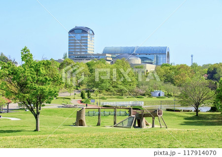 大府市、あいち健康の森公園とあいち健康プラザの遠景 117914070