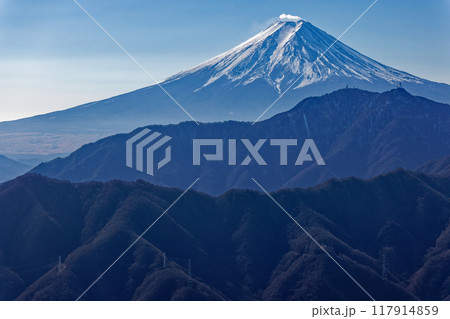 滝子山から見る富士山と三ツ峠 滝子山から見る富士山と三ツ峠 117914859
