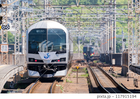 【瀬戸大橋線】児島駅を発車する快速マリンライナー 117915194