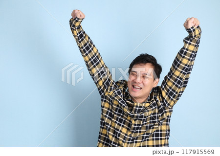 35s Asian man 35s Asian man 117915569