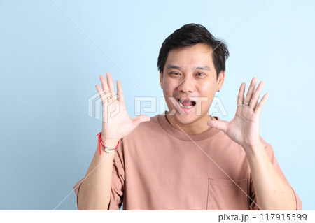 35s Asian man 35s Asian man 117915599