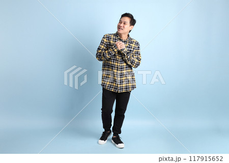 35s Asian man 35s Asian man 117915652