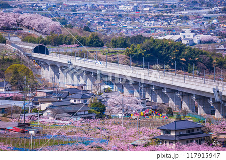 【山梨県】桃源郷の実験線路を走るリニアモーターカー 117915947