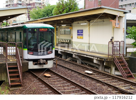 京阪山科駅に停車中の車両(京都府京都市山科区) 京阪山科駅に停車中の車両(京都府京都市山科区) 117916212
