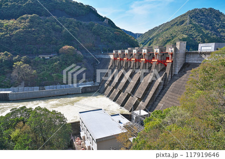 【椿山ダム】 和歌山県日高郡日高川町初湯川 【椿山ダム】 和歌山県日高郡日高川町初湯川 117919646