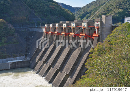 【椿山ダム】 和歌山県日高郡日高川町初湯川 117919647