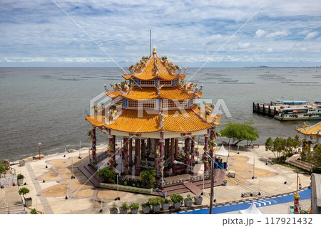 ワット・コ・ロイから見たメー・クアンイム神社 117921432