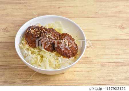 味噌カツどんぶり 117922121