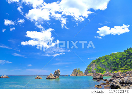 東北・小袖海岸・美しい海岸線の風景と兜岩・岩手県久慈市(4) 東北・小袖海岸・美しい海岸線の風景と兜岩・岩手県久慈市(4) 117922378