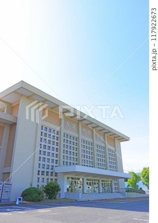 岐阜県大垣市、大垣市民会館の風景 117922673