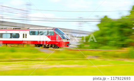 快走する　名鉄特急 パノラマスーパー 117922693