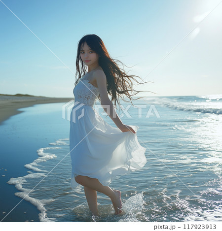 海辺に立つ女性 117923913