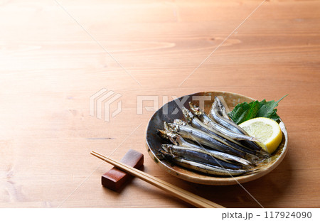 きびなご一夜干し ( きびなごの干物 )和歌山県串本港産 きびなご一夜干し ( きびなごの干物 )和歌山県串本港産 117924090