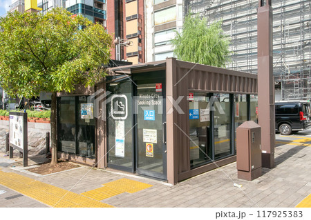 東京都港区新橋駅西口SL広場の喫煙所とSL 117925383