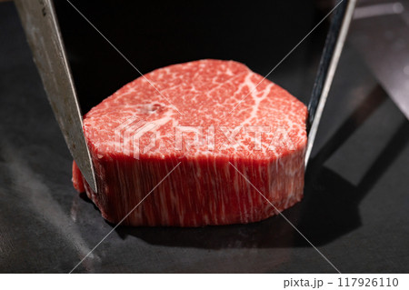 ヒレ肉　鉄板　シャトーブリアン 117926110