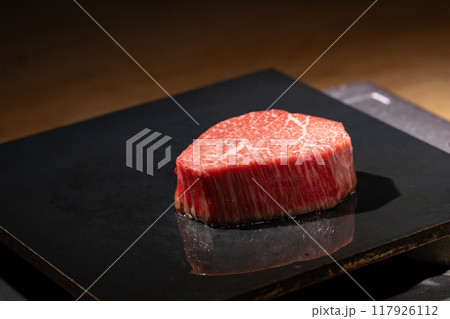 ヒレ肉　鉄板　シャトーブリアン 117926112