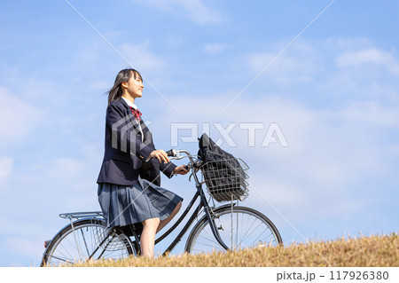 自転車通学　女子高生 117926380