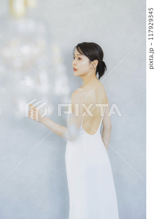 若い女性のビューティーイメージ　 117929345