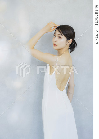 若い女性のビューティーイメージ　 117929346