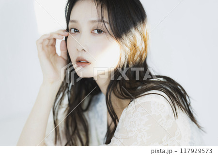 クールな女性 クールな女性 117929573