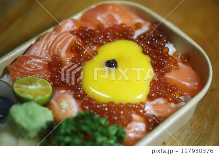 刺身 切り身 刺し身 117930376