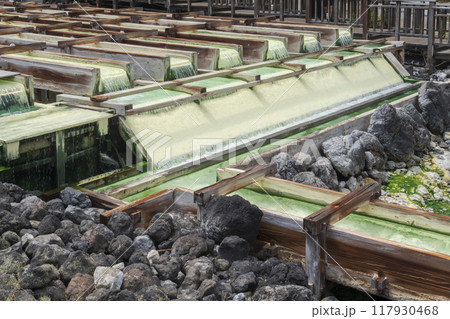 【群馬県】草津温泉のシンボル湯畑 【群馬県】草津温泉のシンボル湯畑 117930468