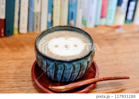 フクロウのラテアート フクロウのラテアート 117931280