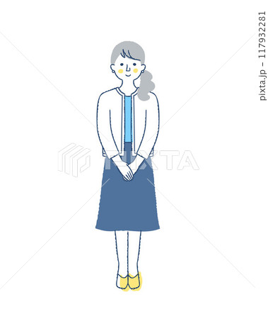 手を組んでいる笑顔の女性 117932281