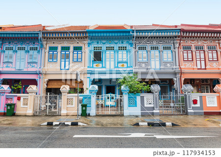 シンガポール 多文化様式の家が並ぶカトン シンガポール 多文化様式の家が並ぶカトン 117934153