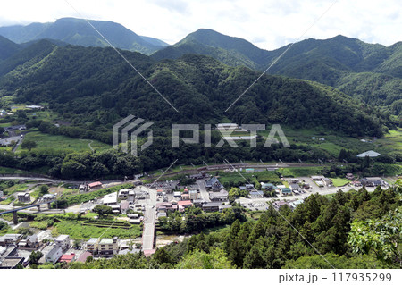 仙山線の山寺駅 117935299