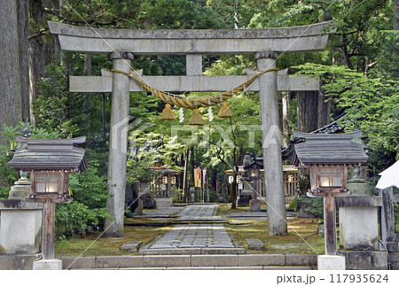 雄山神社芦倉中宮祈願殿(富山県立山町) 117935624
