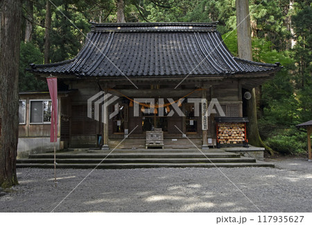 雄山神社芦倉中宮祈願殿(富山県立山町) 117935627