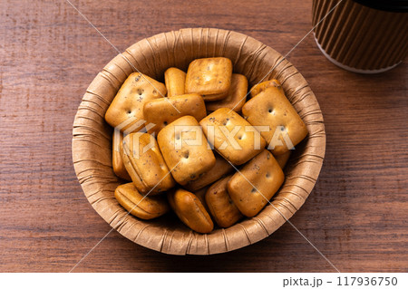 乾パン 乾パン 117936750