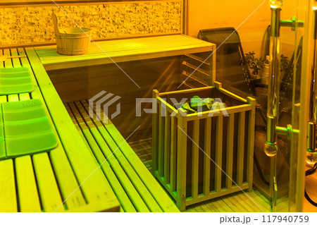 日本で人気の個室サウナの風景 117940759