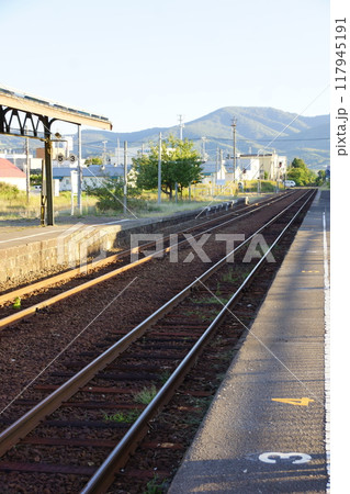 函館本線山線からの風景　余市駅 117945191
