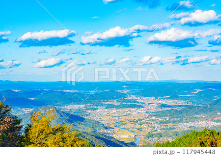 灰ヶ峰から望む呉市の風景(広島県) 灰ヶ峰から望む呉市の風景(広島県) 117945448