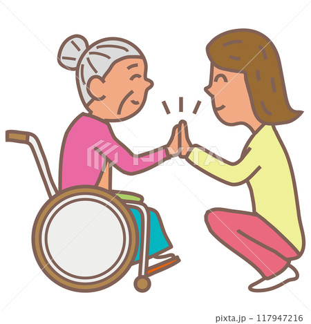 向き合ってハイタッチをするお婆さんと娘さん 117947216