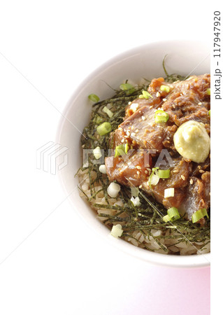 黒鯛の味噌漬け丼を俯瞰で撮影 117947920