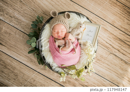 可愛いニューボーンフォト 117948147
