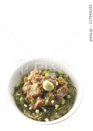 黒鯛の味噌漬け丼を白背景で撮影 117948282