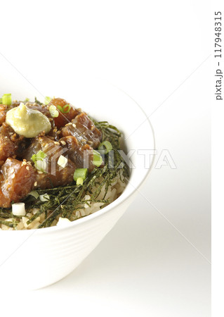黒鯛の味噌漬け丼を白背景で撮影 黒鯛の味噌漬け丼を白背景で撮影 117948315