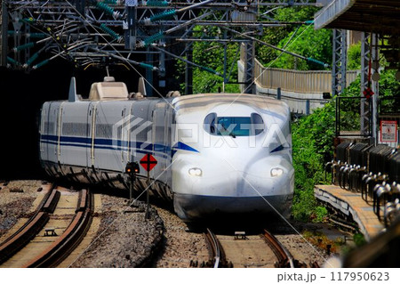 日本の大動脈!! 東海道新幹線・小田原駅へ入線する…  N700S 新幹線 117950623