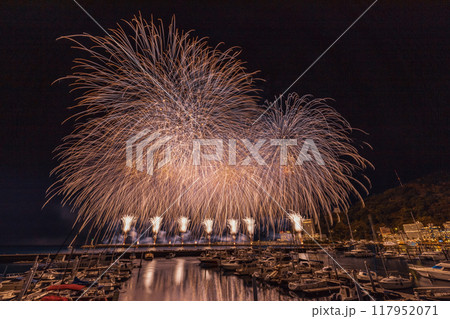 【静岡県】熱海市花火大会の感動のフィナーレ 117952071