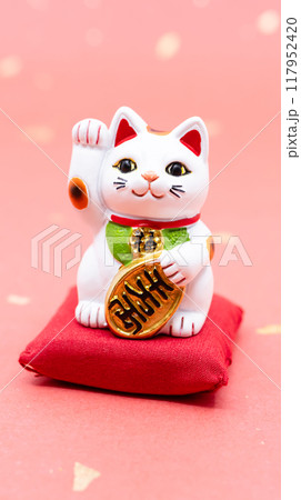 招き猫　商売繁盛　宝くじ　金運アップ 117952420