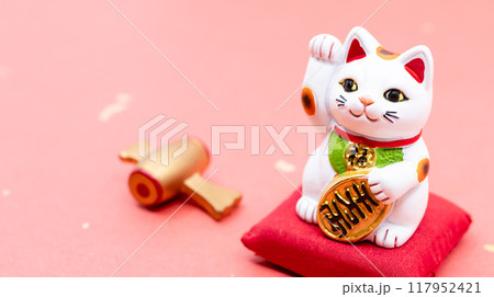 招き猫　商売繁盛　宝くじ　金運アップ 117952421